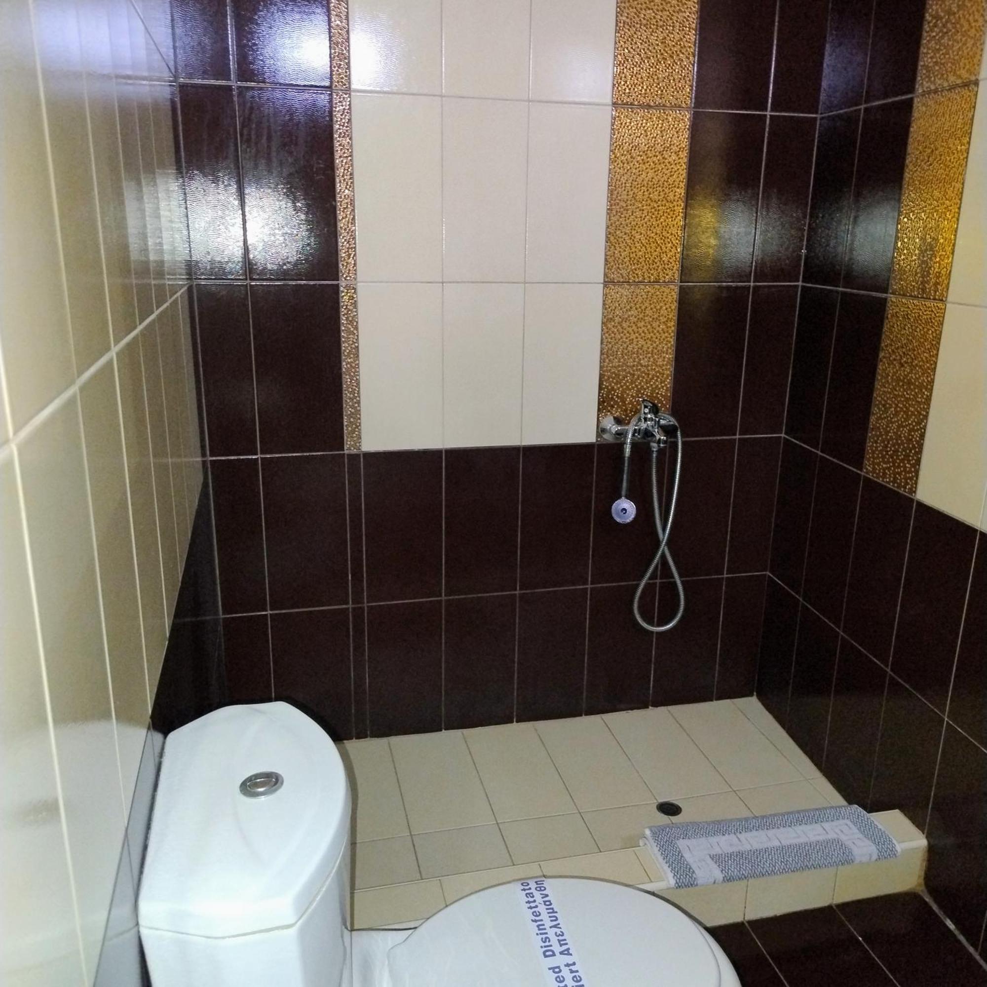 Neraides Hotel Káto Loutrákion Екстериор снимка