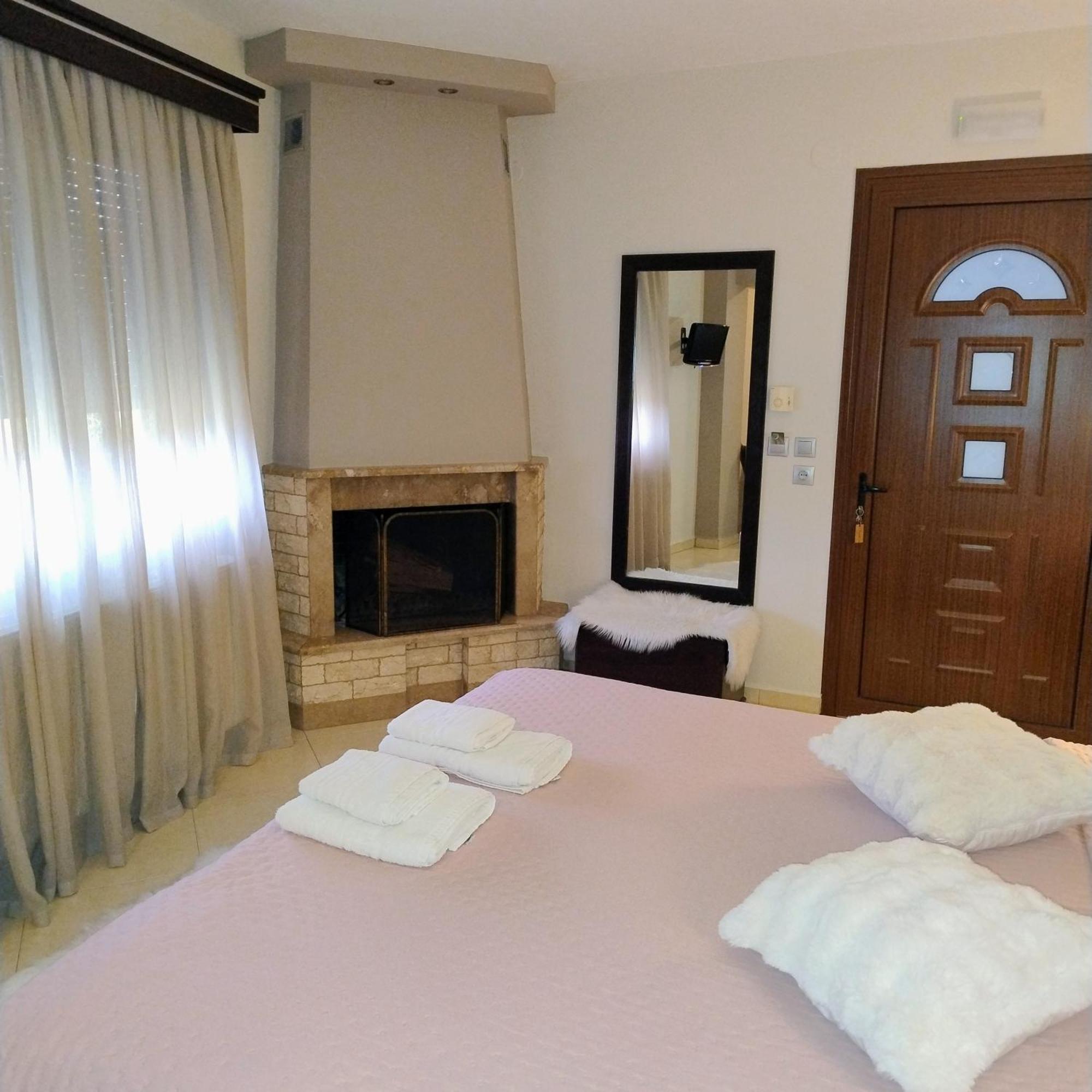 Neraides Hotel Káto Loutrákion Екстериор снимка