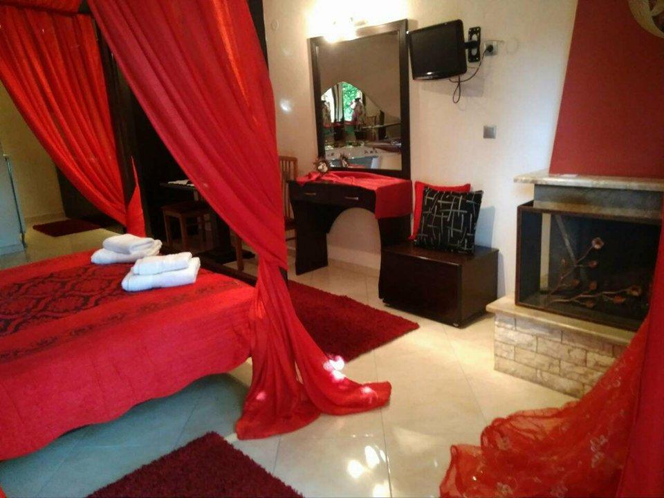 Neraides Hotel Káto Loutrákion Екстериор снимка