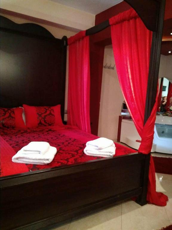 Neraides Hotel Káto Loutrákion Екстериор снимка
